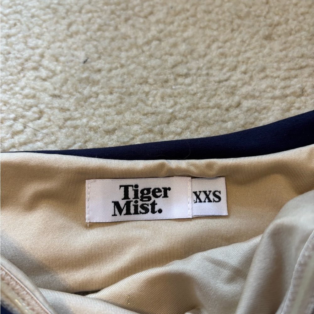 Tiger Mist Two Toned Set - Picture 4 of 5